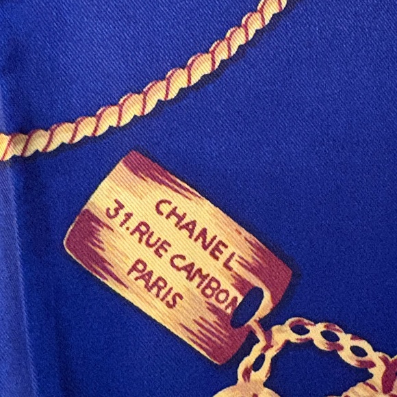 Chanel Vintage-Style Chain belt Navy and Pink Silk Scarf - Picture 5 of 10